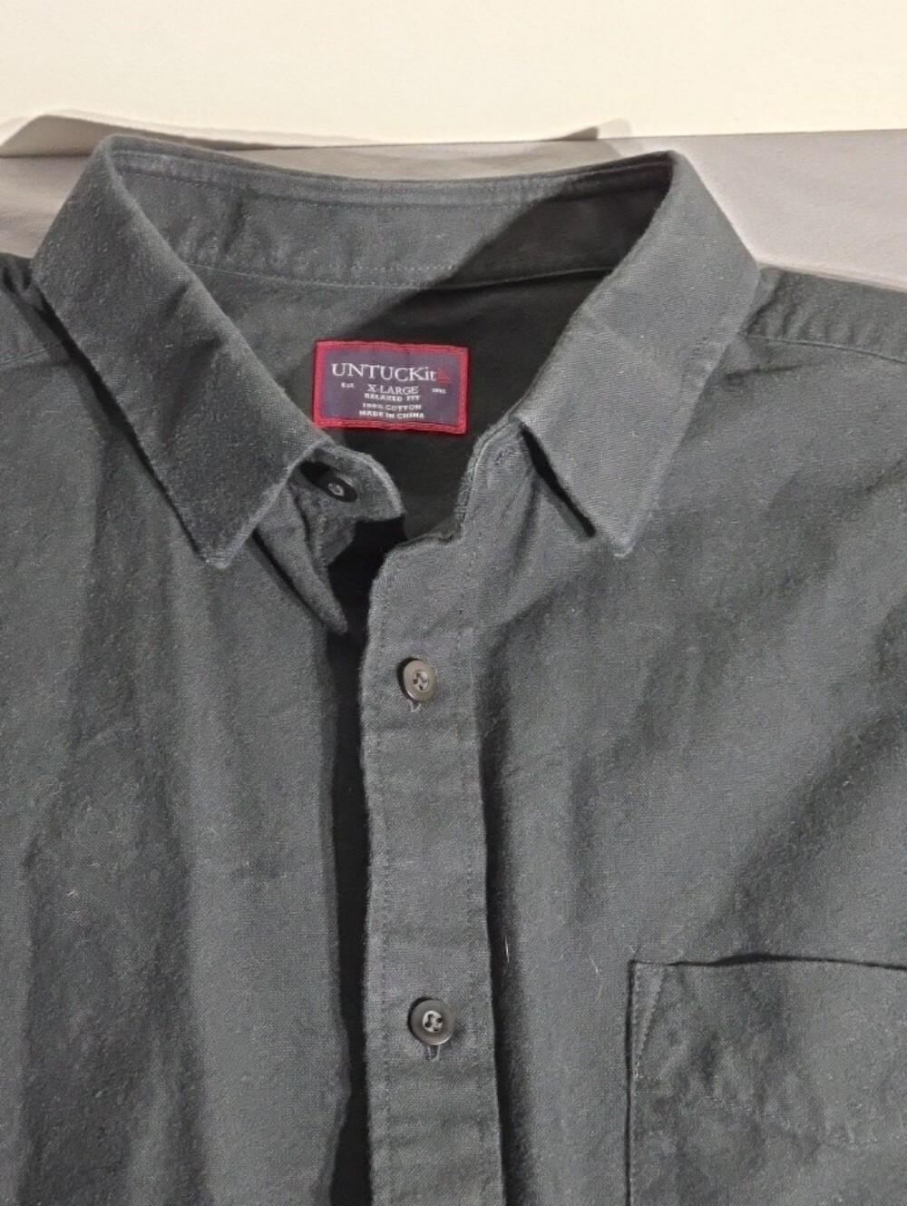 UNTUCKit Men's Black Casual Button-Down Long Sleeve Shirt
